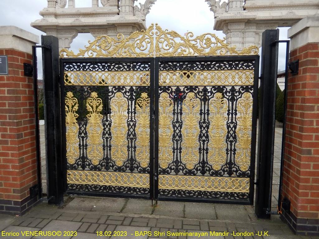 24 - London (U.K.) Baps Shri Swaminarayan temple